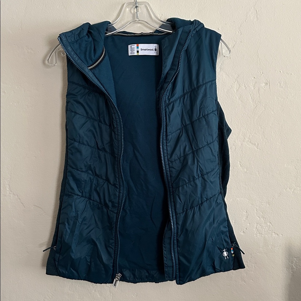 Smartwool emerald green Hooded Vest … like new only worn 2 X. Fall perfect!